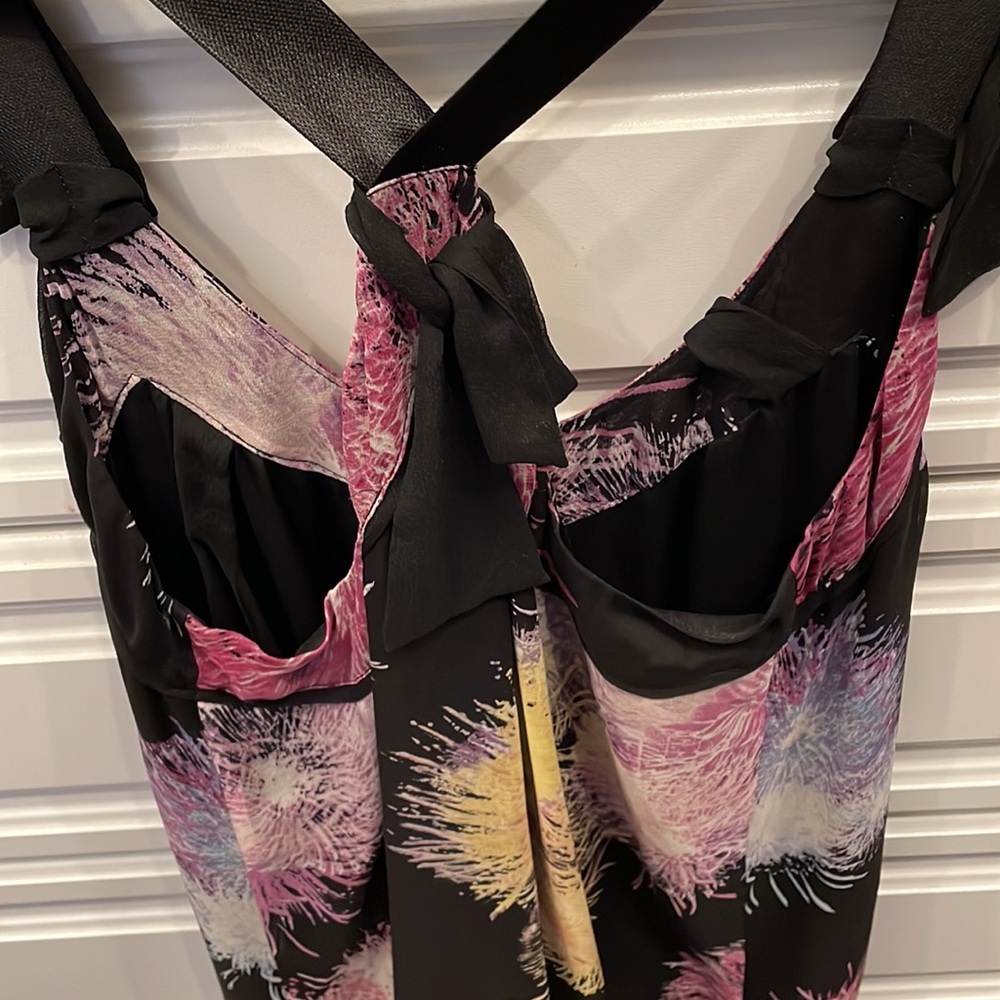 GORGEOUS Silk halter designers top - Picture 6 of 7